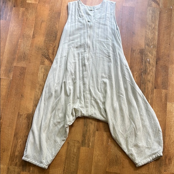 Drop-crotch jumpsuit - Picture 1 of 5